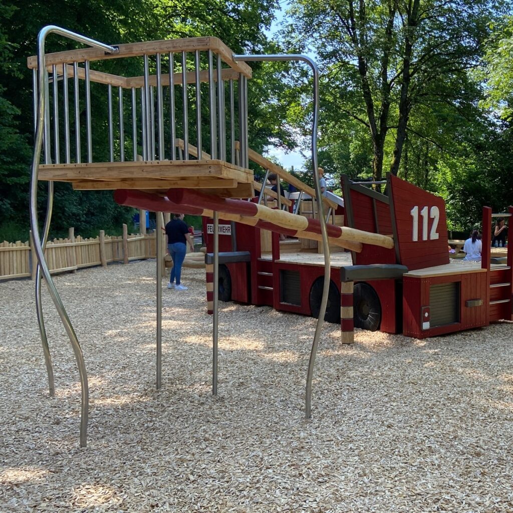 Klettergerät Feuerwehrspielplatz Tübingen