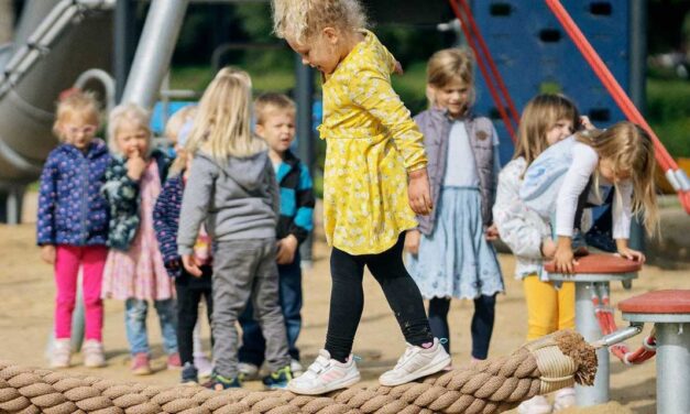 SPIELPLÄTZE SIND ORTE FÜR ERINNERUNGEN UND BEGEGNUNGEN